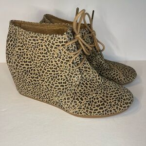 Tom’s Kala Leopard Desert Wedge